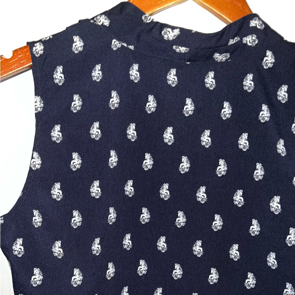 CAbi Memento Sleeveless Printed V-Neck Top Blouse Sz S - Picture 6 of 6